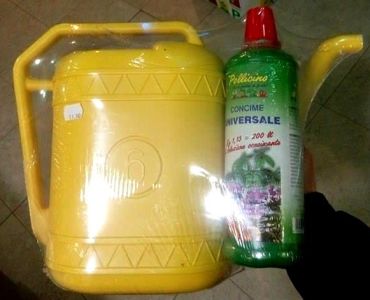 Лейка + порадък течен тор универсал Pollicino